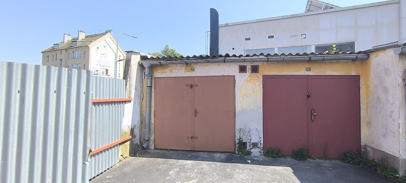 Prodej garáže pro osobní automobil – centrum Chebu, ul. Májová