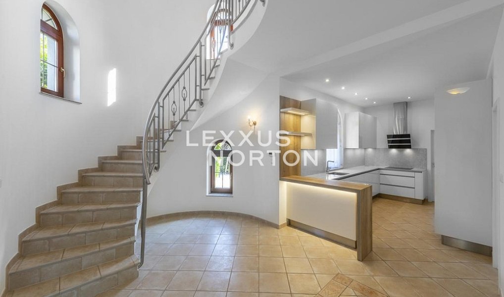 Pronájem domu 270 m² s pozemkem 429 m², Nebušická, Praha 6 – Nebušice