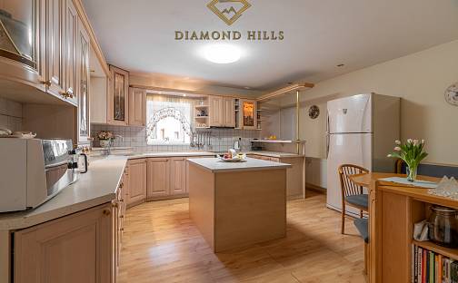 Prodej domu 299 m² s pozemkem 845 m², Českobrodská, Kozojedy, okres Praha-východ