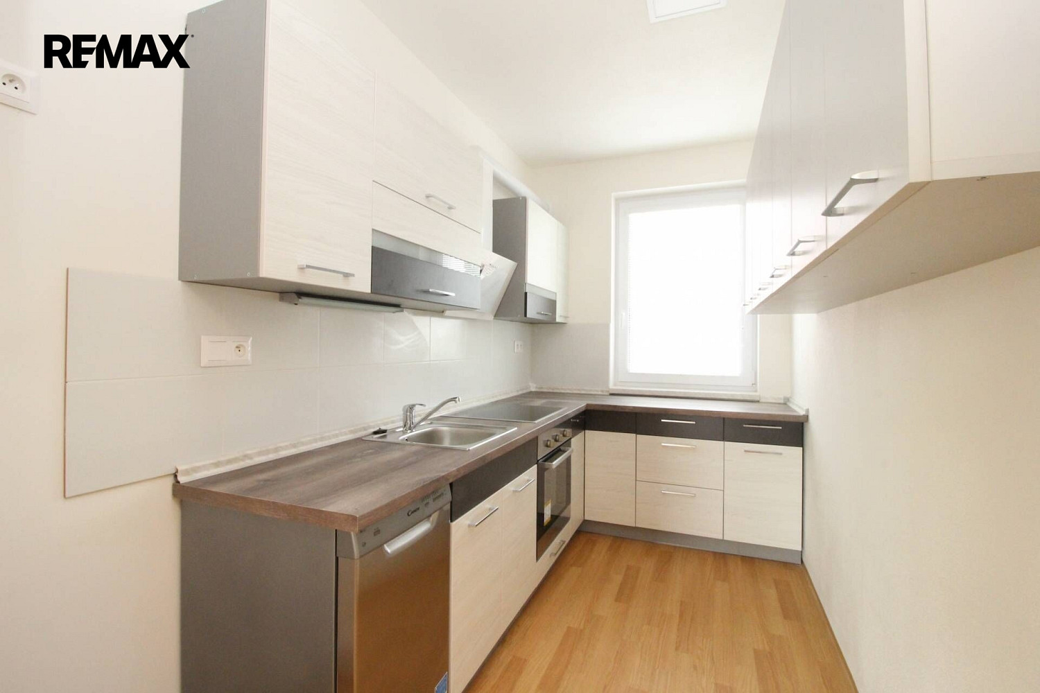 Pronájem bytu 2+kk 64 m² – fotografie 4