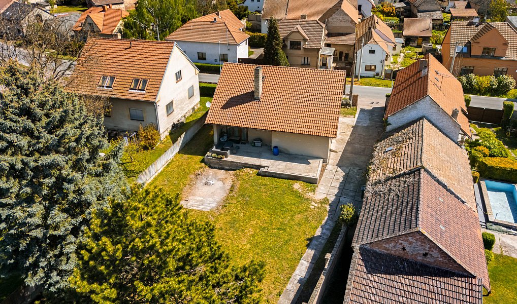Prodej domu 182 m² s pozemkem 1 355 m², Všetaty – náhled fotky 4