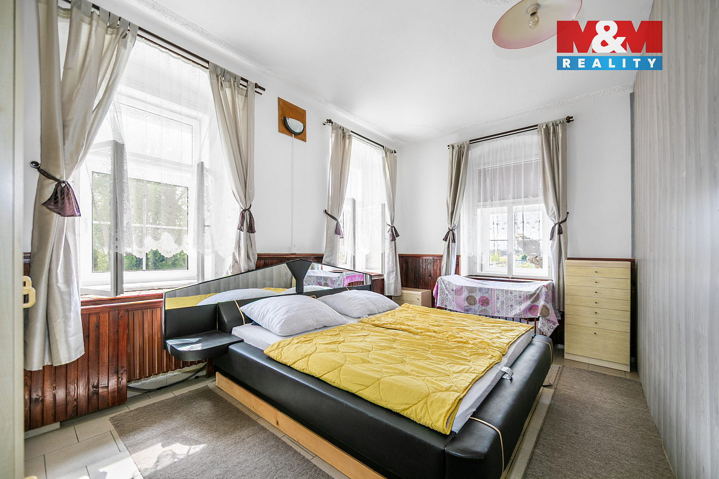 Ev, 371 m², arsa 603 m²
