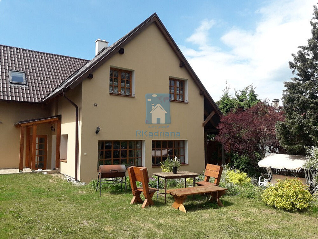 Pronájem domu 147 m² s pozemkem 902 m²
