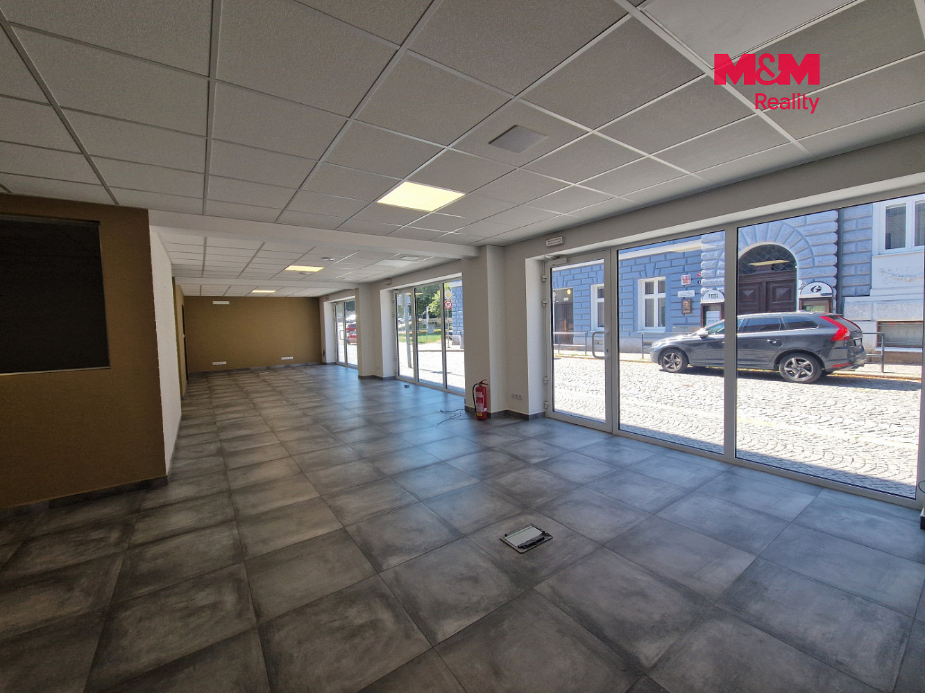 Pronájem obchodních prostor 139 m² – fotografie 2