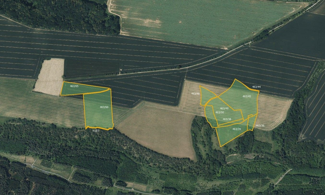 Prodej pole 121 842 m²
