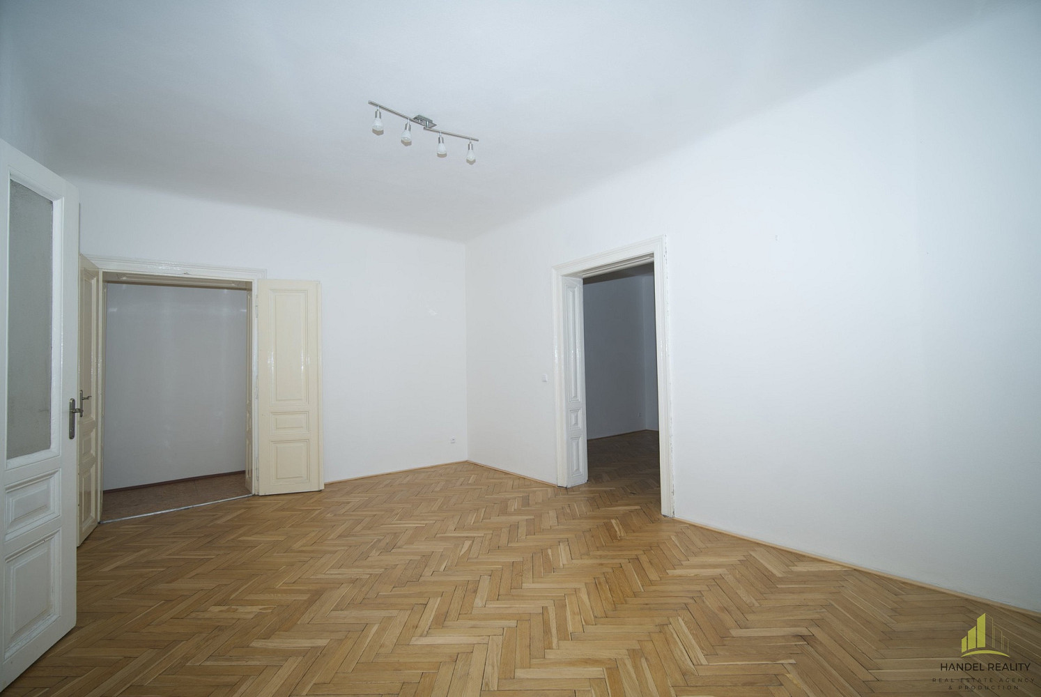 Prodej nájemního domu, činžáku 1 653 m² — photo 5