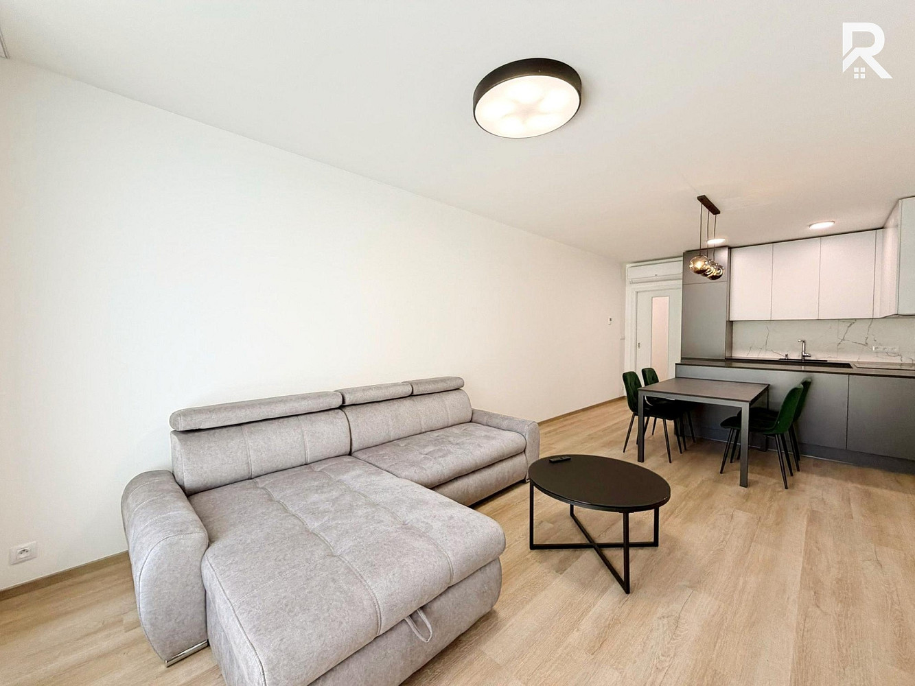 Pronájem bytu 3+kk 79 m² — photo 4