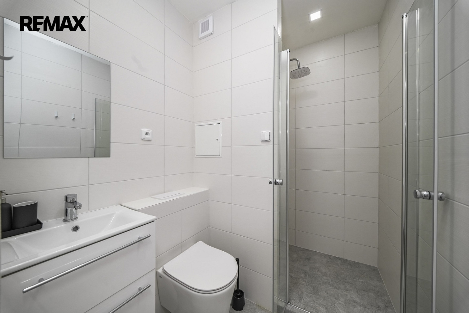 Pronájem bytu 1+kk 24 m² — photo 3