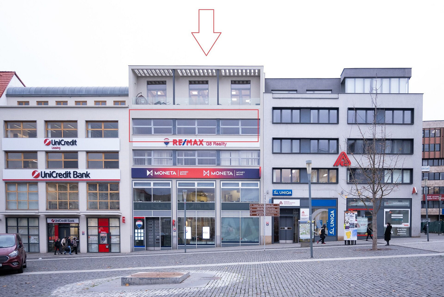 Pronájem kanceláře 239 m² – fotografie 2