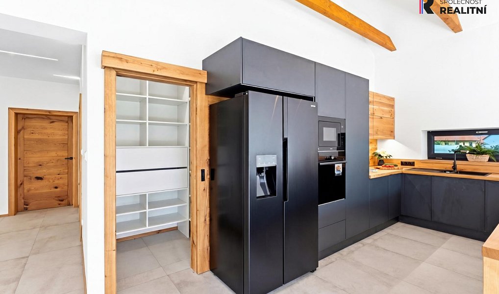 Prodej domu 200 m² s pozemkem 900 m², Veltrusy – náhled fotky 5