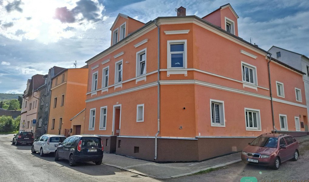 Pronájem bytu 1+1 45 m², Hrob – náhled fotky 2