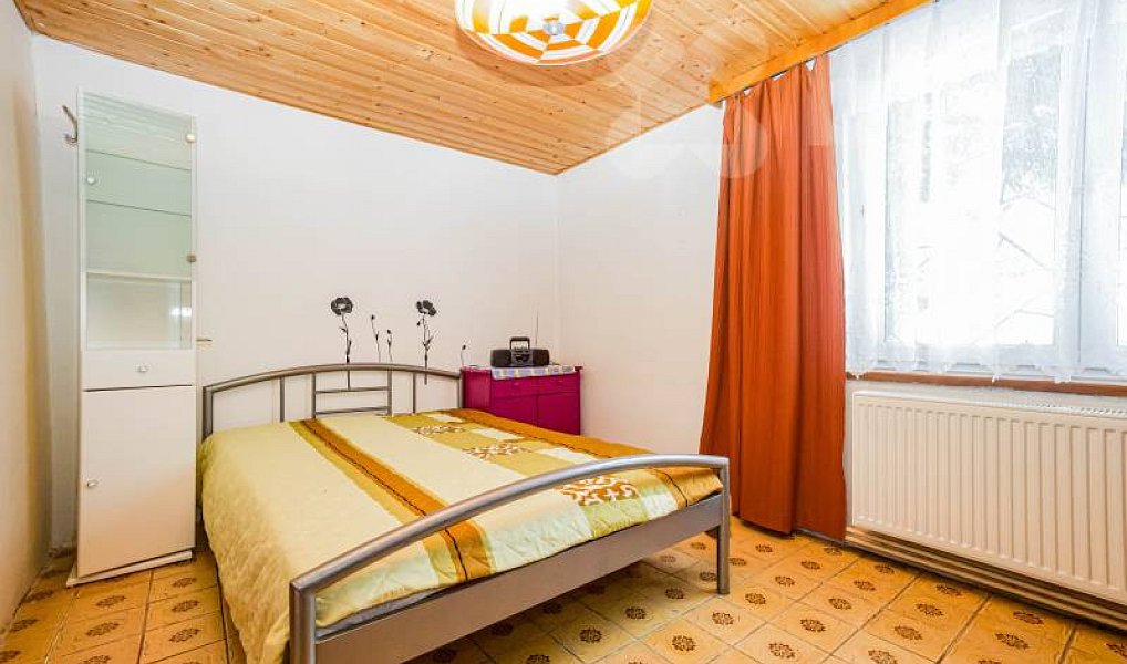 Prodej domu 170 m² s pozemkem 2 013 m², Plasy – náhled fotky 3
