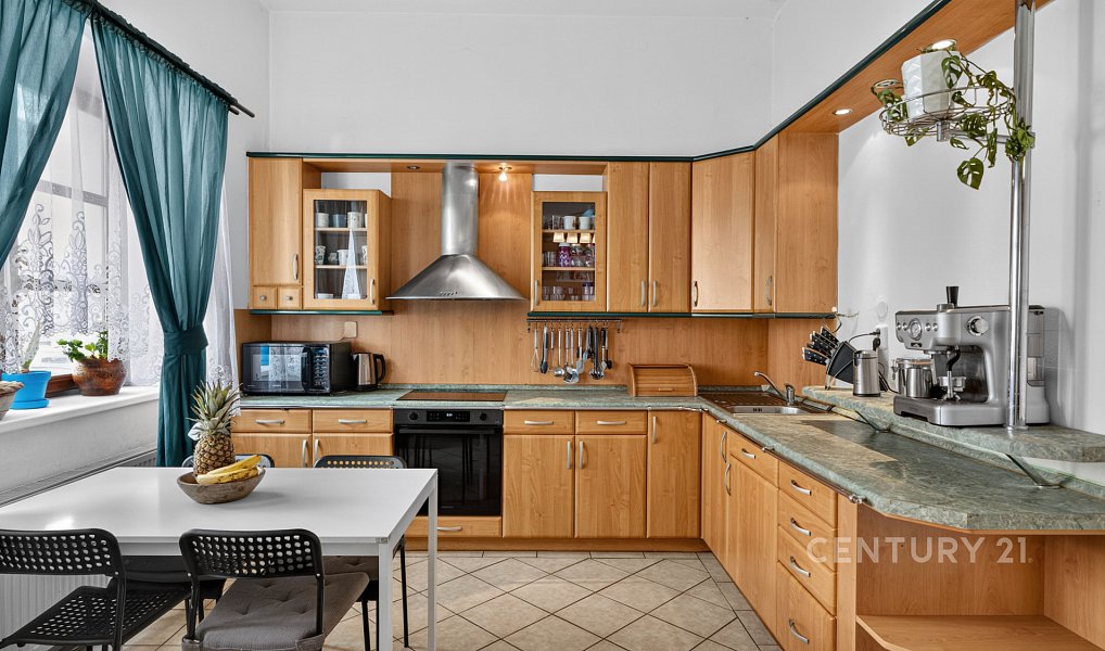 Prodej domu 240 m² s pozemkem 489 m², Postoloprty – náhled fotky 4