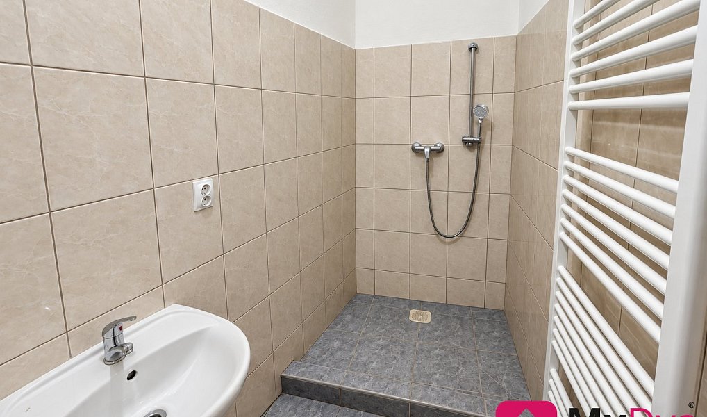 Pronájem bytu 2+1 75 m², Znojmo – náhled fotky 9