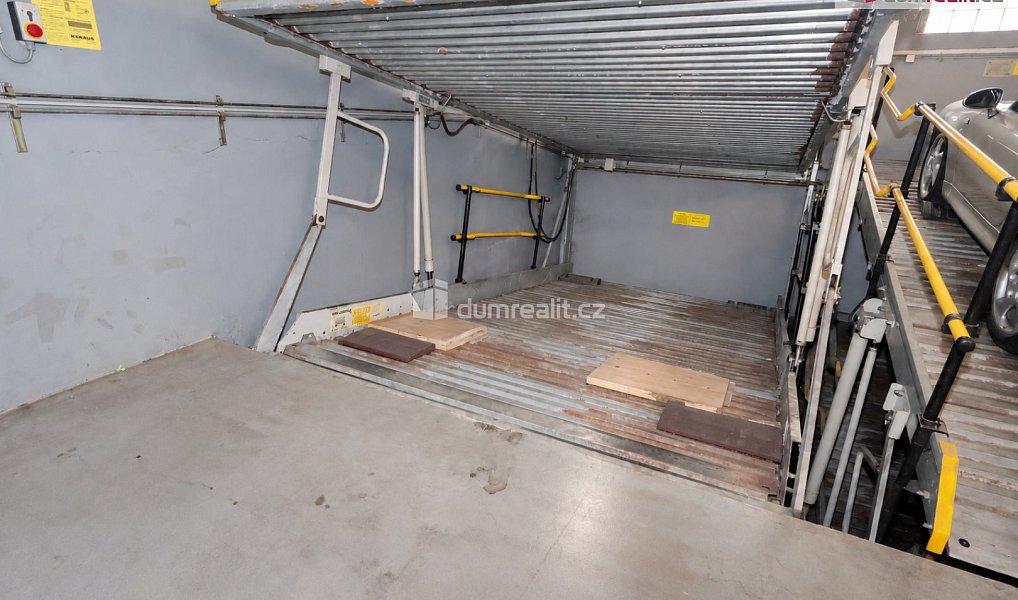 Prodej parkovacího stání, zakladač, 14 m2, Praha 10 - Holandská, Praha – náhled fotky 6