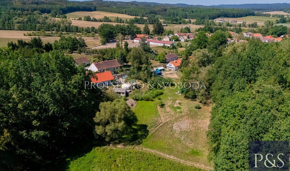 Prodej ubytovacího objektu 300 m², Lhenice – náhled fotky 9