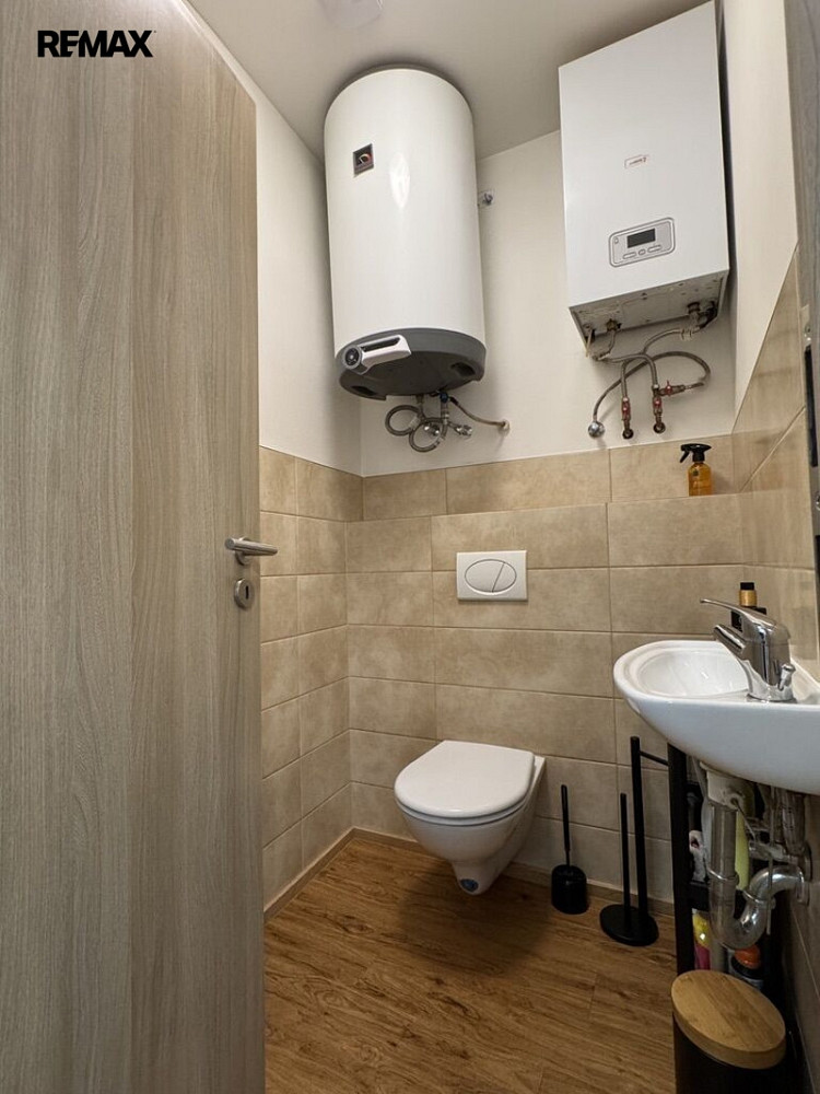 Pronájem bytu 1+kk 36 m² – fotografie 2