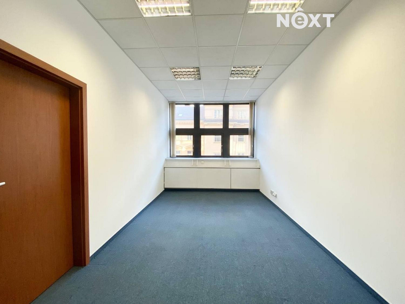 Pronájem kanceláře 67 m² — photo 2