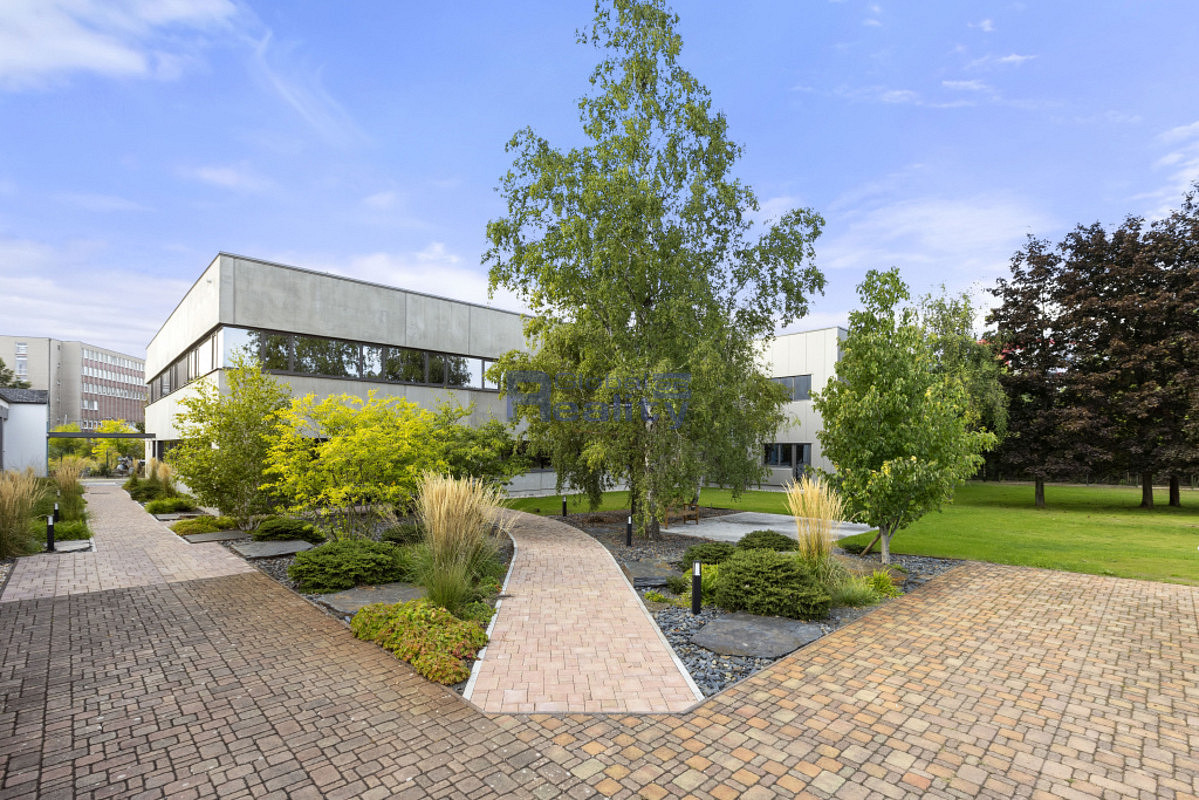 Lokal, 2133 m²