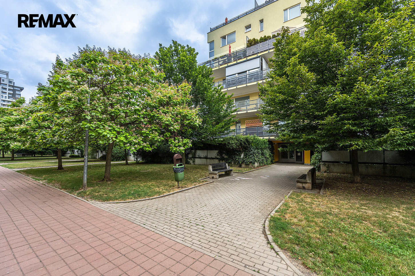 Prodej bytu 2+kk 37 222 m²