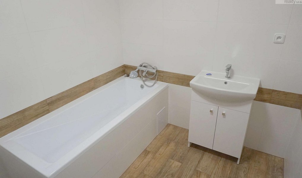 Pronájem bytu 4+kk 70 m², Litvínov – náhled fotky 15