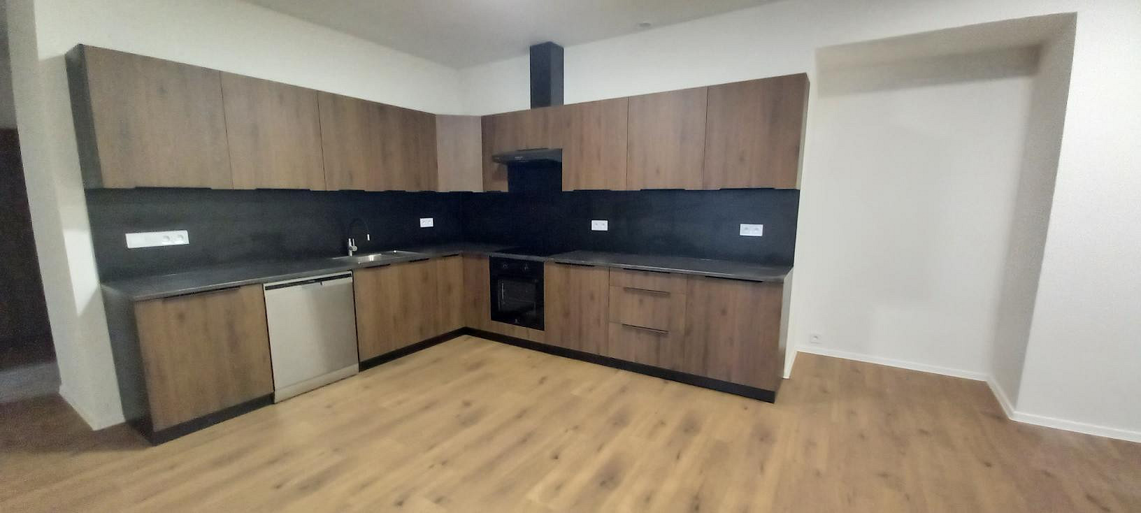 Pronájem bytu 3+kk 96 m² — photo 2