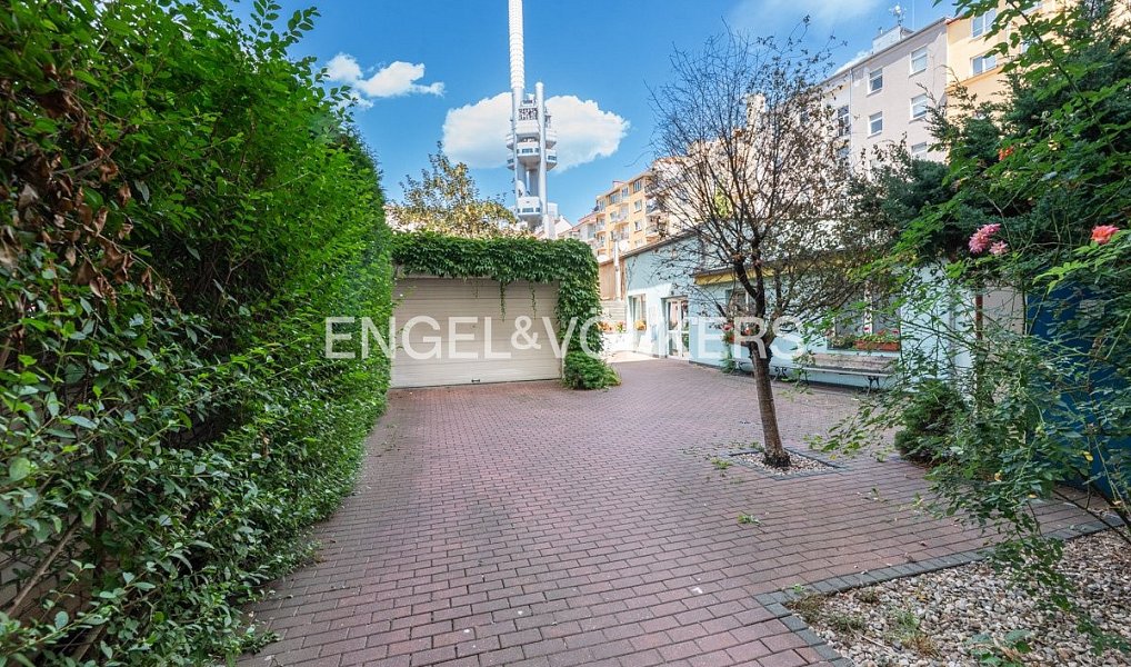 Pronájem bytu 4+kk 150 m², Praha – náhled fotky 17