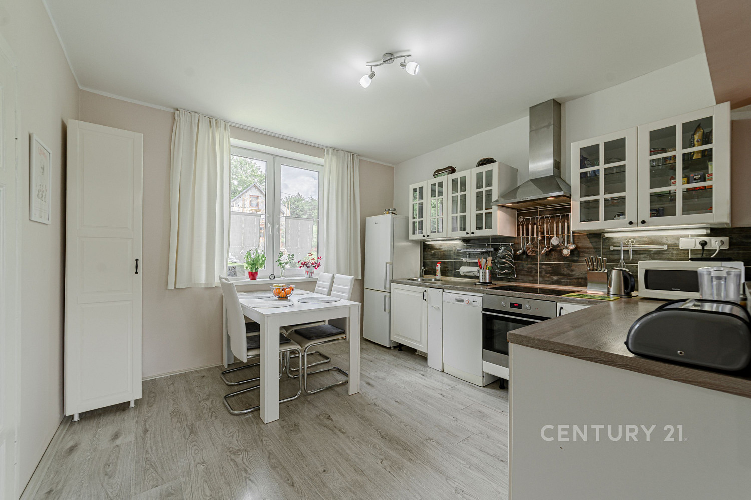 Prodej domu 180 m² s pozemkem 6 300 m² – fotografie 2