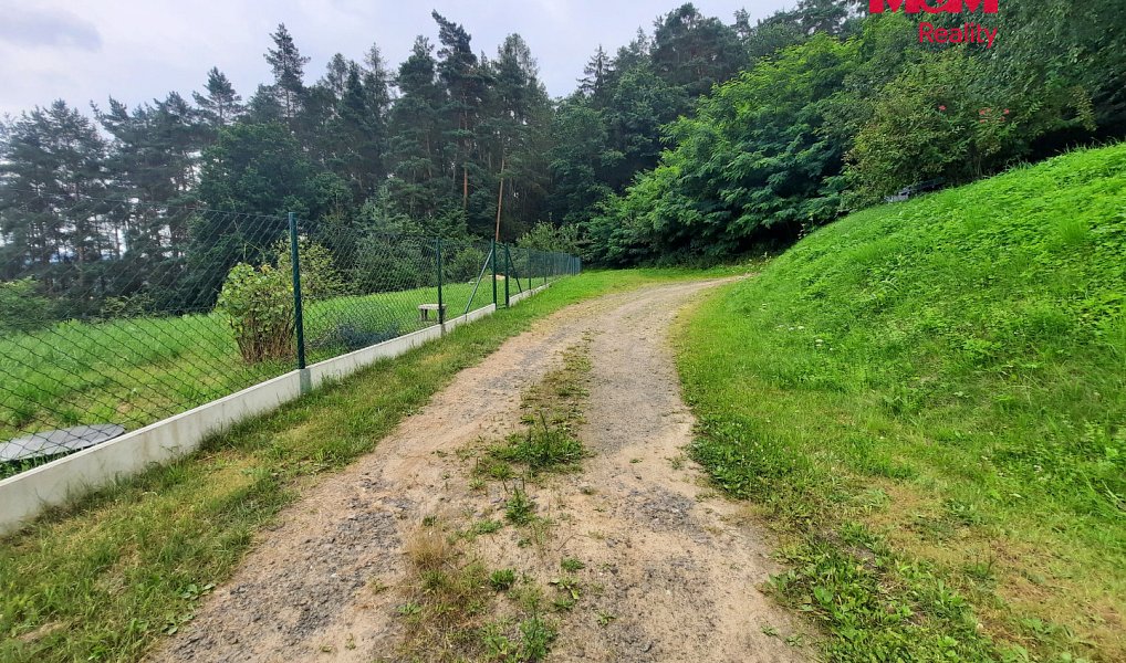 Prodej stavebního pozemku 2 948 m², Újezd pod Troskami – náhled fotky 3