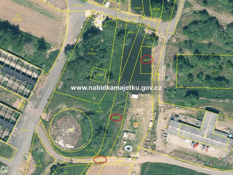Prodej pole 1 048 m²
