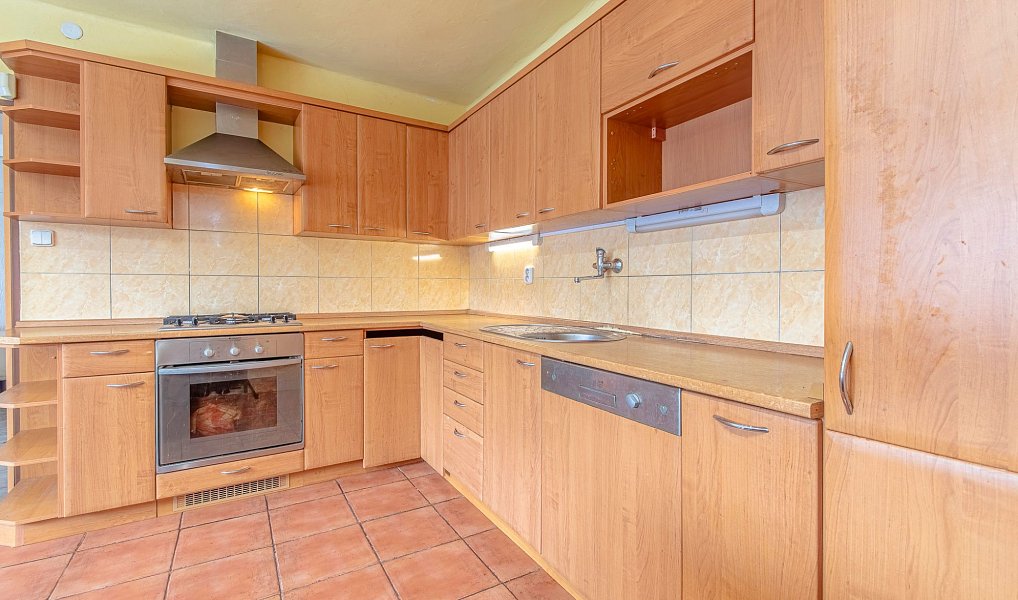 Prodej domu 255 m² s pozemkem 3 056 m², Šternberk – náhled fotky 7