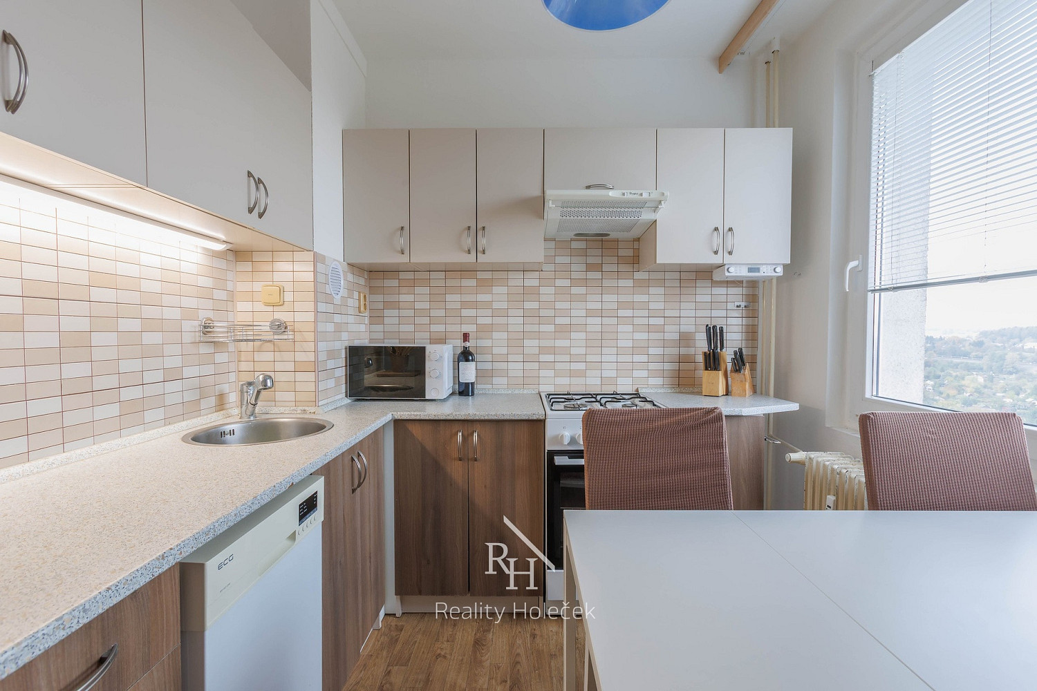 Pronájem bytu 2+1 59 m² – fotografie 2