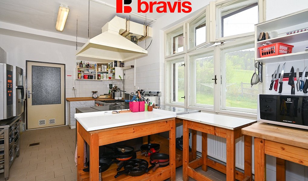 Prodej ubytovacího objektu 402 m², Staré Město – náhled fotky 14