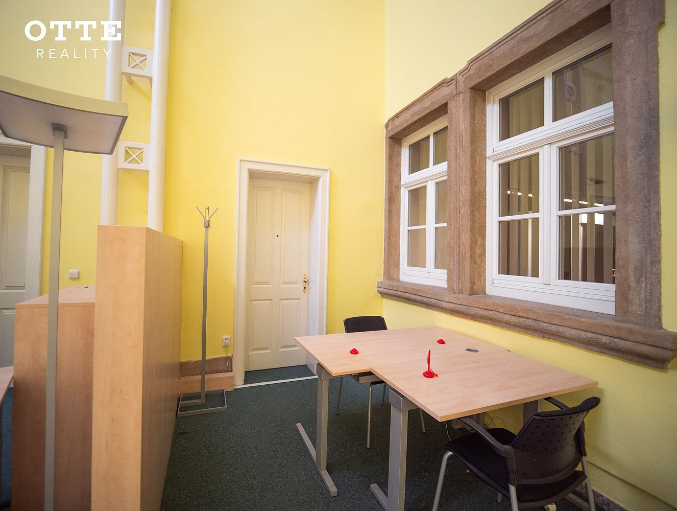 Pronájem kanceláře 247 m² - Więcej