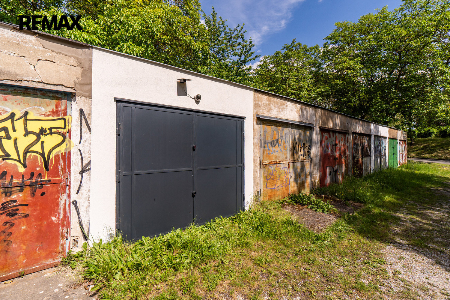 Prodej zrekonstruované garáže 18 m², Praha Řepy, ul. U Boroviček – pohled 4