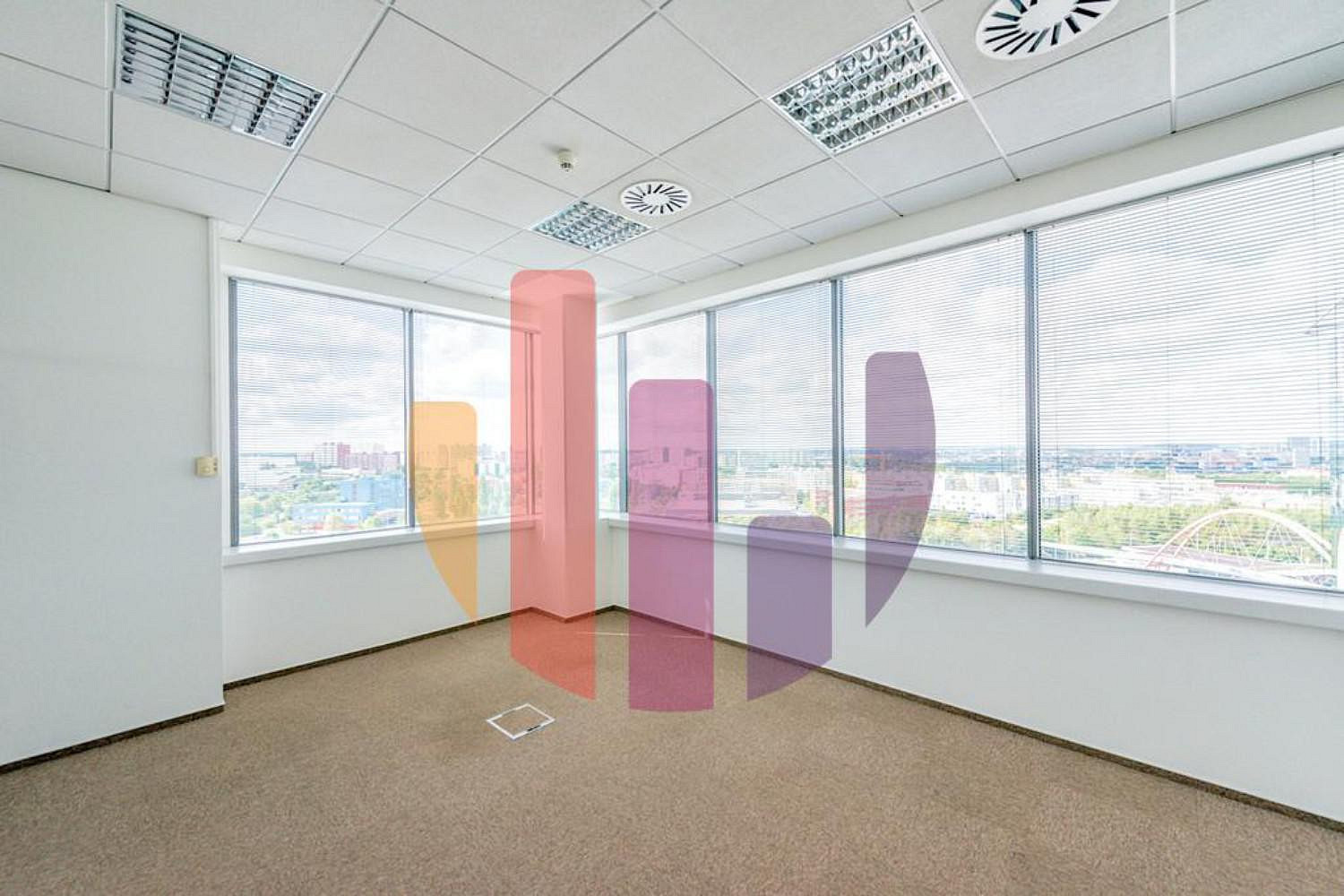 Pronájem kanceláře 550 m² — photo 3