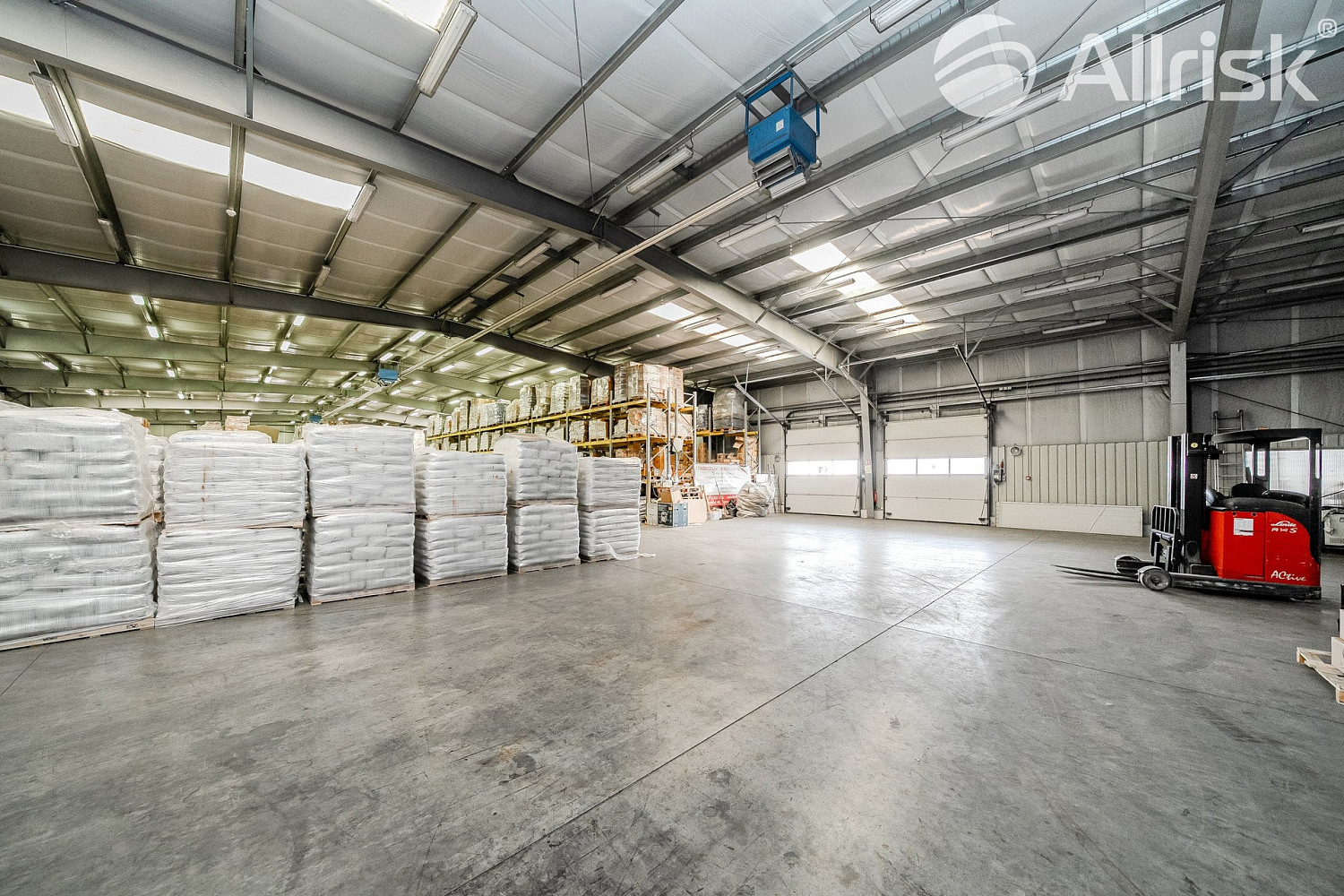 Pronájem skladovacích prostor 1 000 m² – fotografie 2