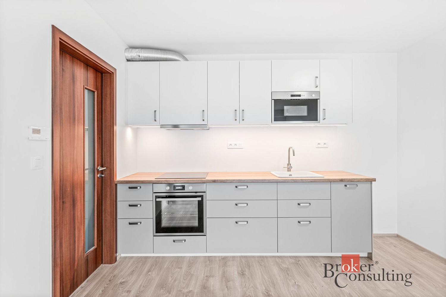 Pronájem bytu 2+kk 56 m² – fotografie 2