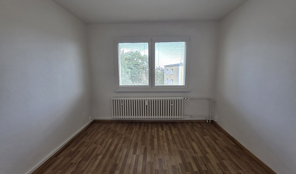 Pronájem bytu 2+1 56 m², Opava – náhled fotky 2