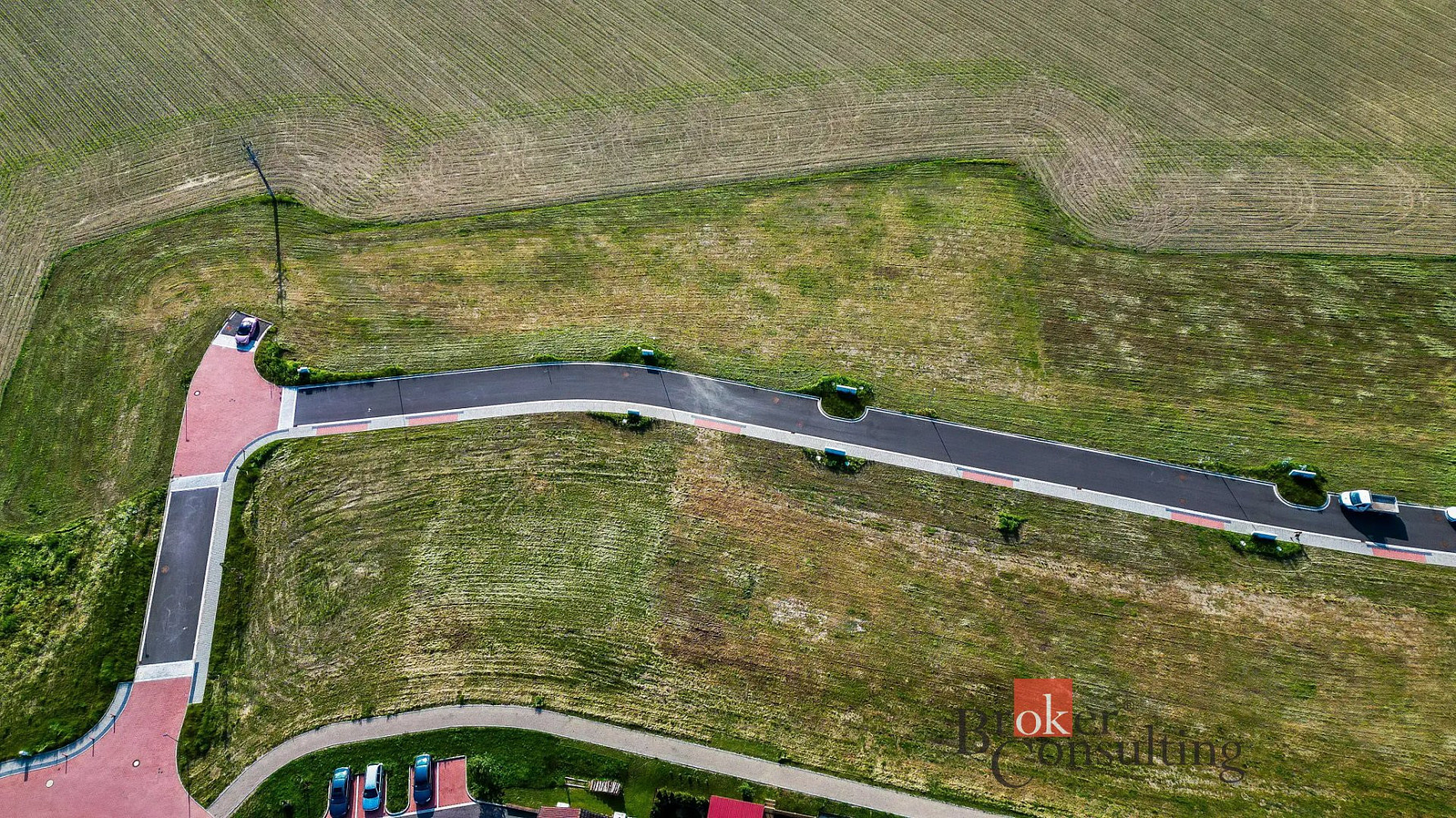 Prodej stavebního pozemku 883 m² – pohled 3