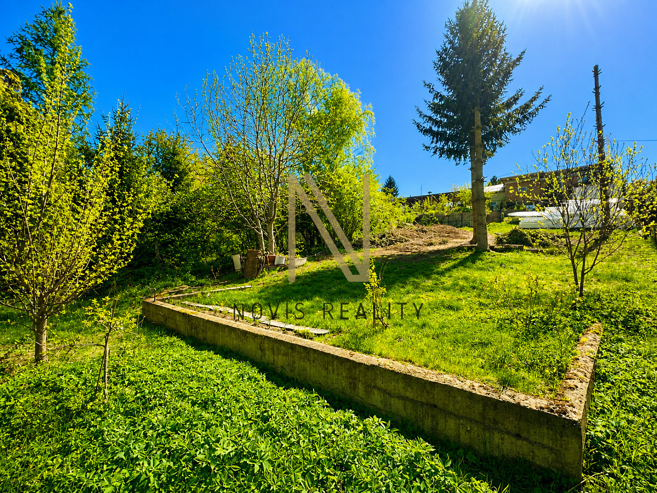 Prodej stavebního pozemku 400 m² – fotografie 3