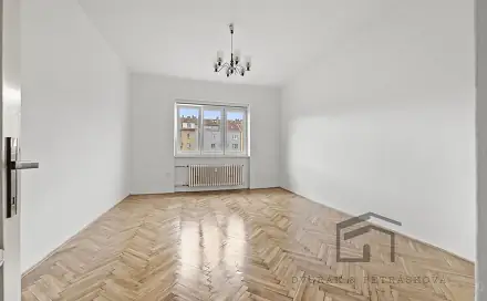 Prodej bytu 3+1 87 m², Biskupcova, Praha 3 - Žižkov