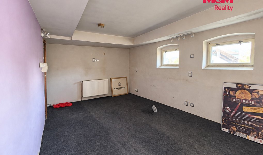 Pronájem obchodních prostor 237 m², Jesenice – náhled fotky 12