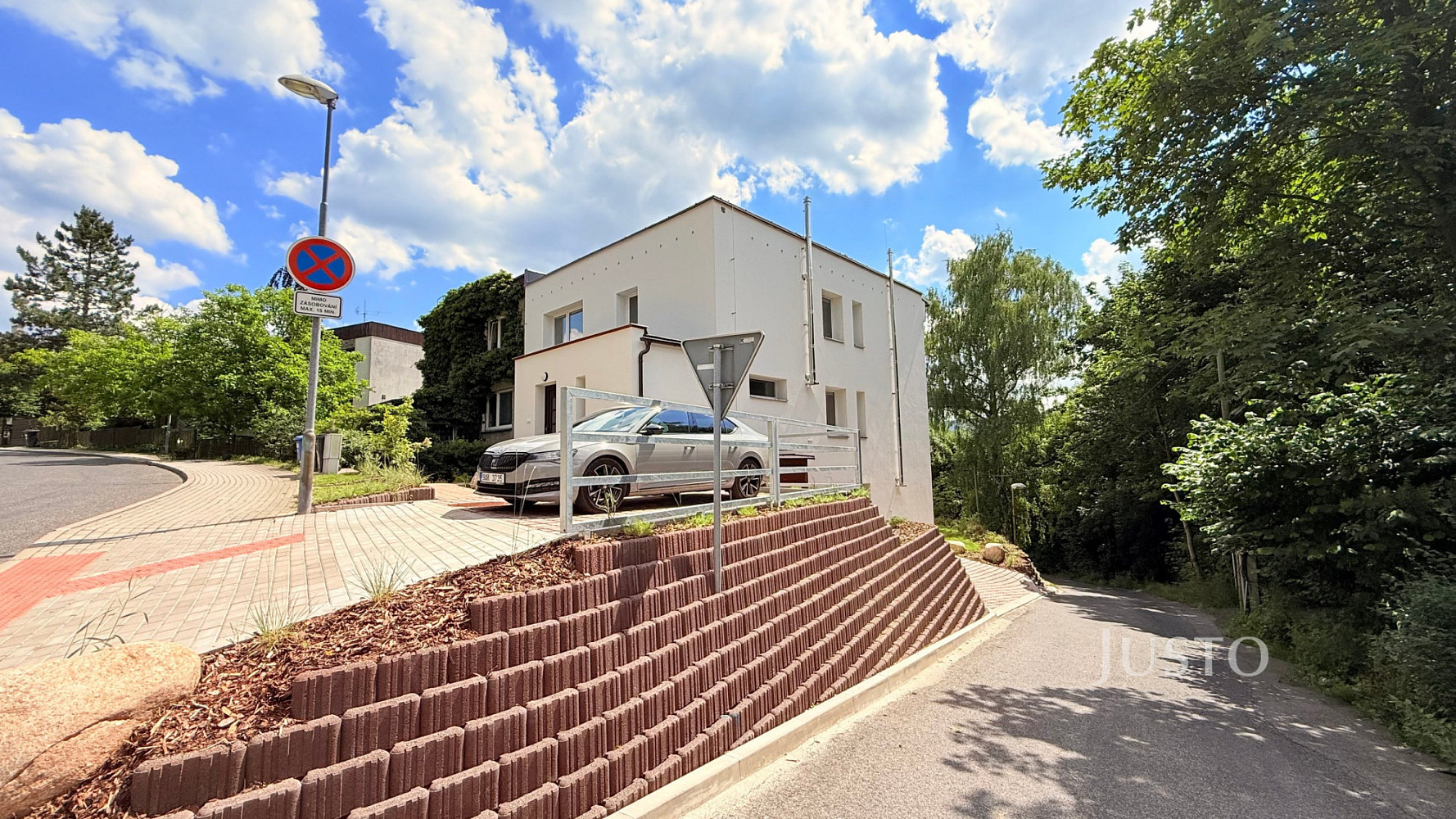 Pronájem 1+1 65 m² + terasa + lodžie + parkování