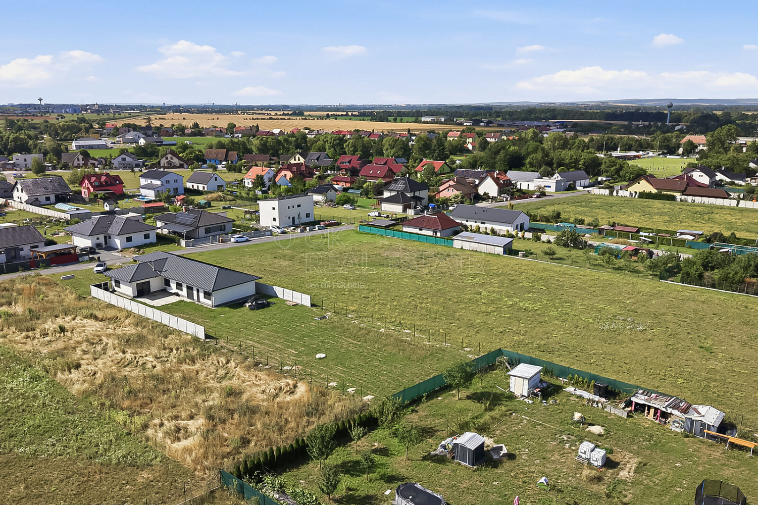 Prodej stavebního pozemku 2 016 m² – fotografie 5