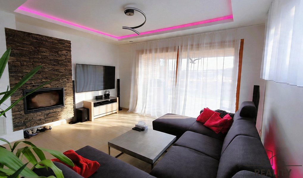 Prodej domu 125 m² s pozemkem 861 m², Jesenice – náhled fotky 4