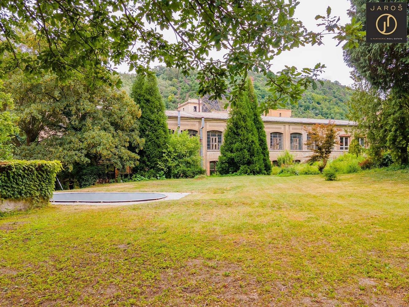 Prodej domu 300 m² s pozemkem 5 769 m² – pohled 6