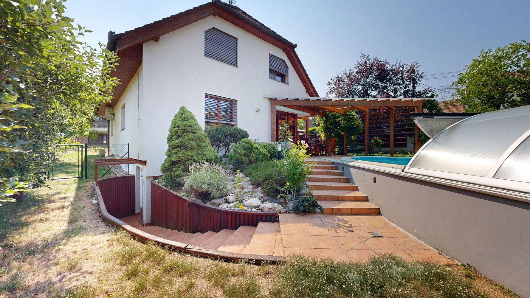 Prodej domu 220 m² s pozemkem 810 m² – fotografie 3