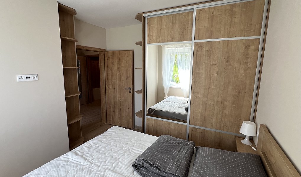 Pronájem bytu 3+kk 55 m², Nový Knín – náhled fotky 4