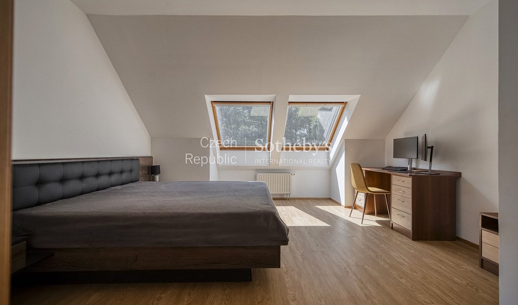 Prodej domu 609 m² s pozemkem 2 267 m², Vestec – náhled fotky 18